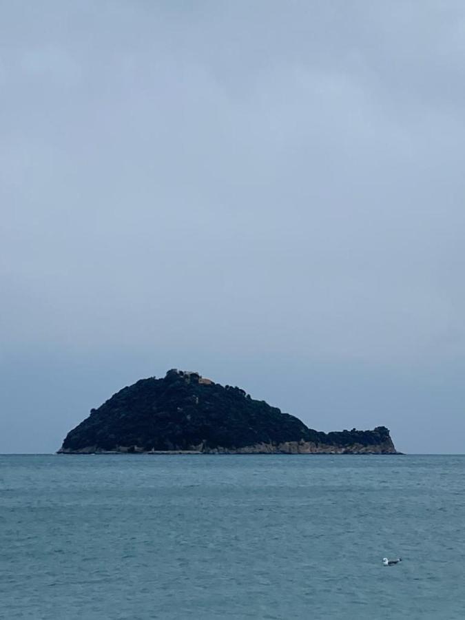 Appartamento Vista Mare アルベンガ エクステリア 写真