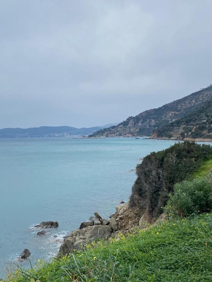Appartamento Vista Mare アルベンガ エクステリア 写真