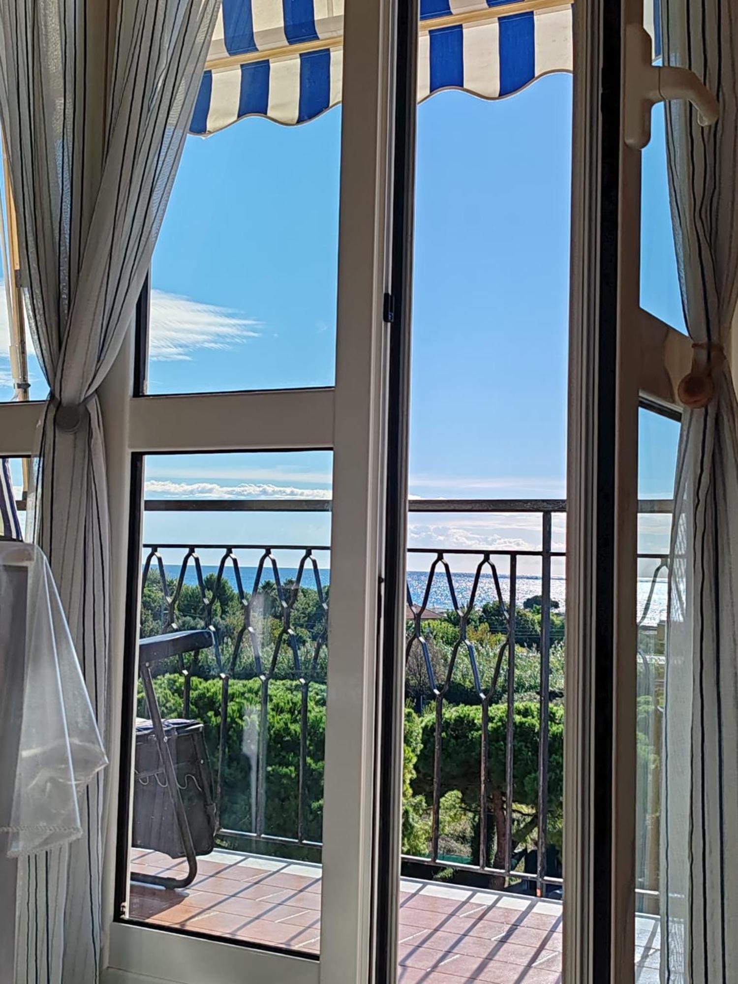 Appartamento Vista Mare アルベンガ エクステリア 写真