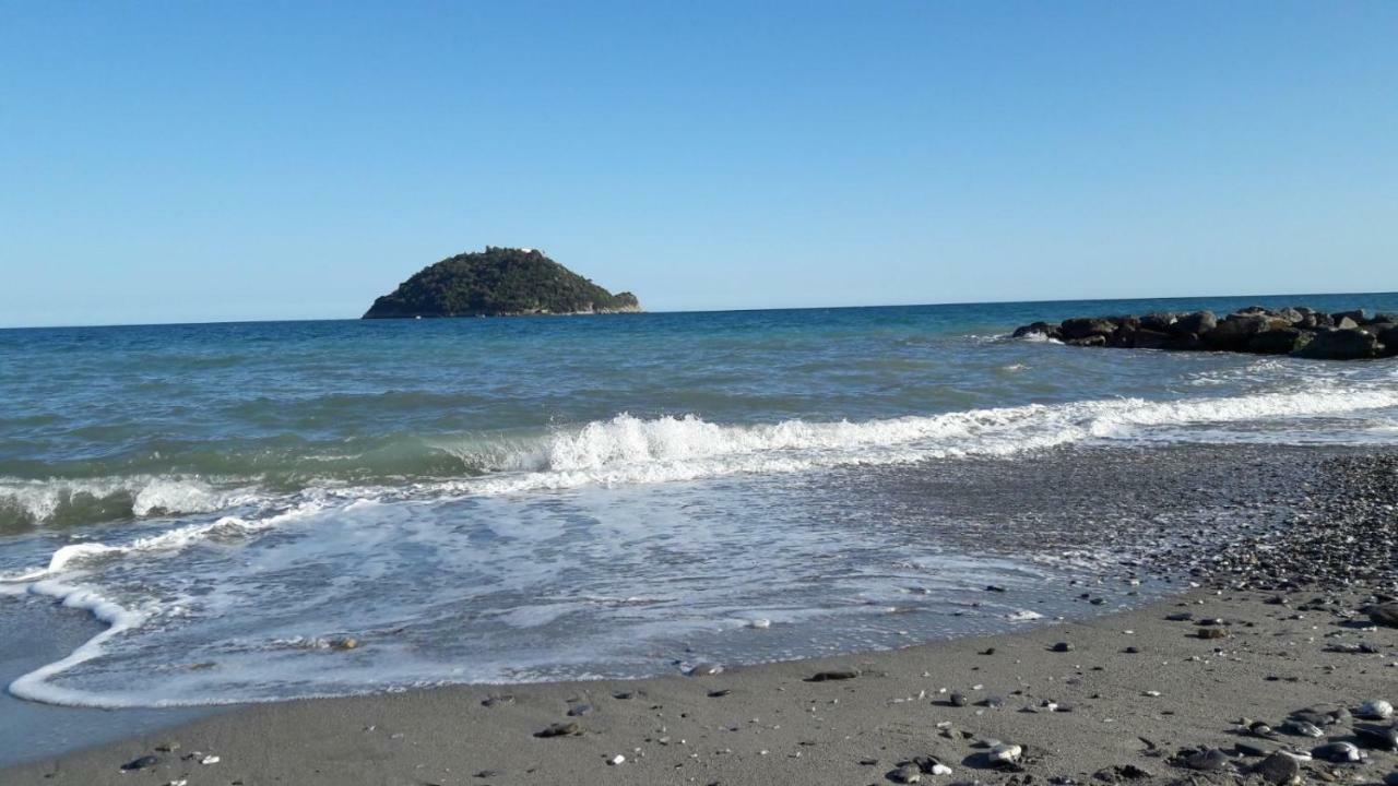 Appartamento Vista Mare アルベンガ エクステリア 写真