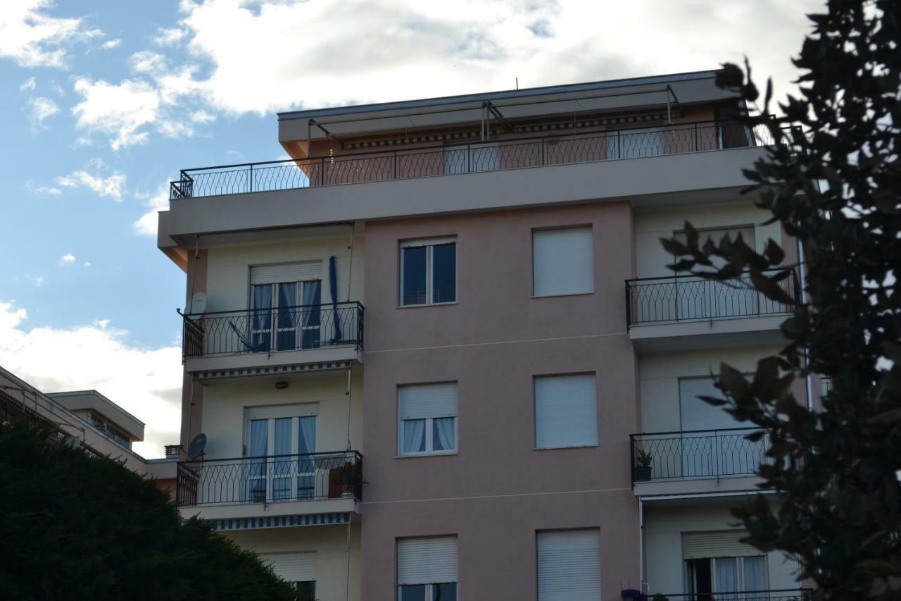 Appartamento Vista Mare アルベンガ エクステリア 写真