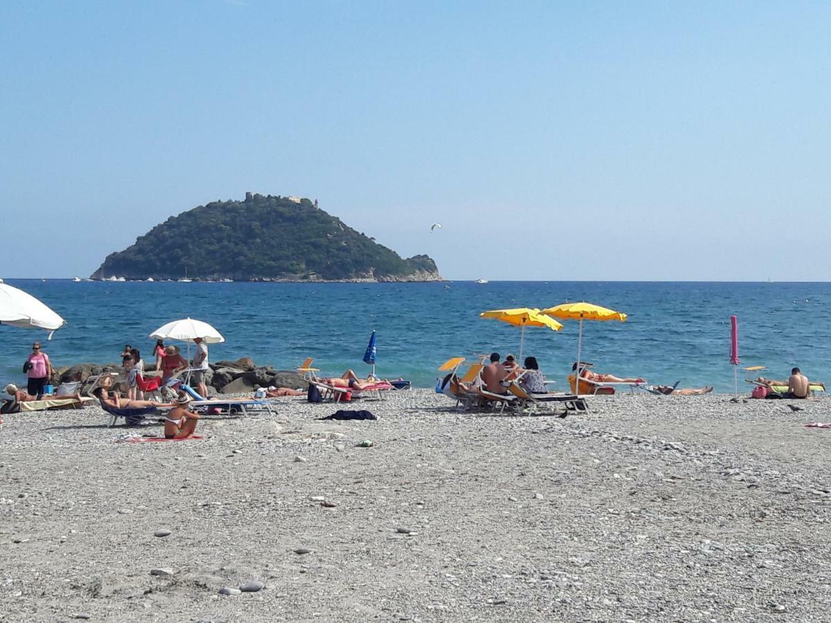 Appartamento Vista Mare アルベンガ エクステリア 写真