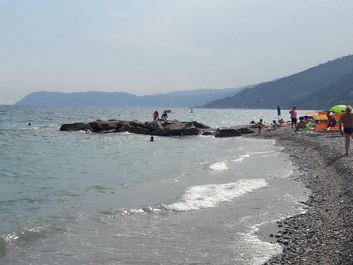 Appartamento Vista Mare アルベンガ エクステリア 写真