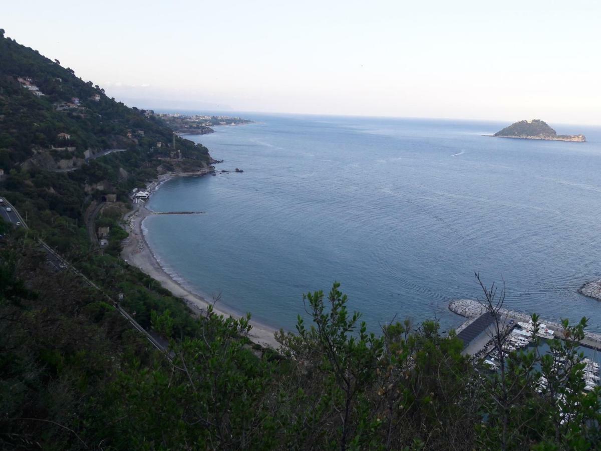 Appartamento Vista Mare アルベンガ エクステリア 写真